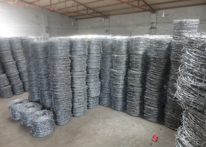 Galvanized Two Strands SWG16 1.5cm 4 Point Barbed Wires