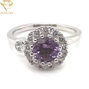 China Trendy 18k Diamond Wedding Bands For Women wholesale