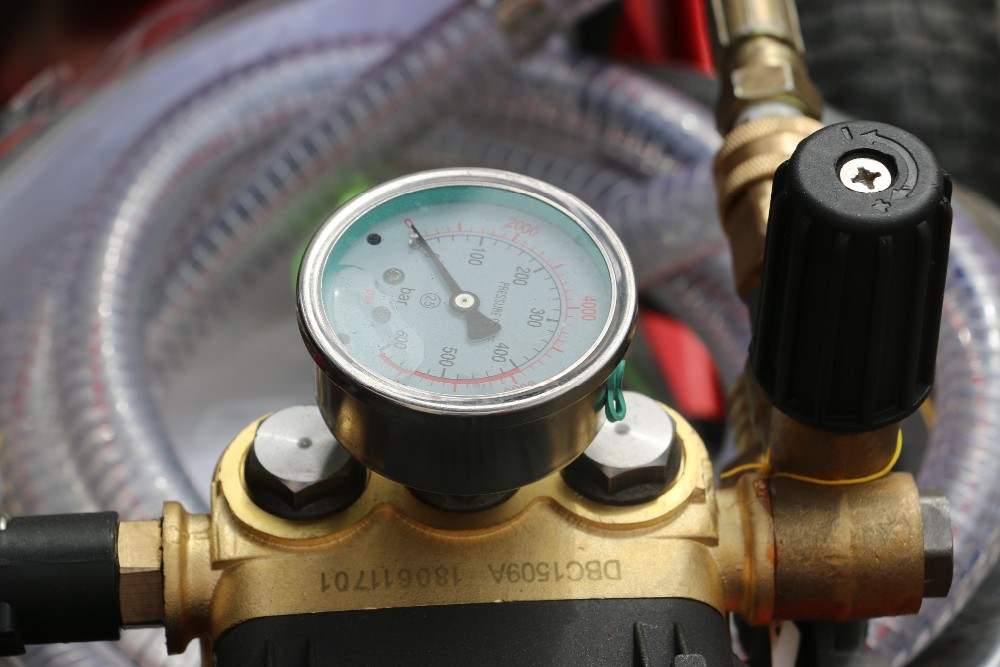 Red Hot Water High Pressure Cleaner , Electric Steam Cleaner Pressure Washer