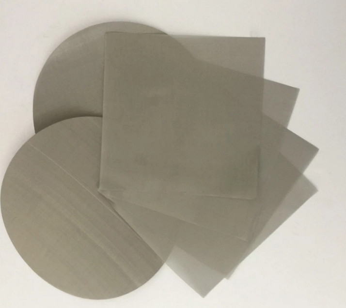 Square Hole Welded Wire Mesh Fencing Rolls Easy To Transport Corrosion Resistance