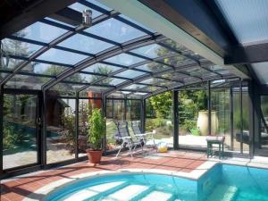 China Aluminum Alloy Balcony Glass Sunroom Transparent Cube Shape wholesale