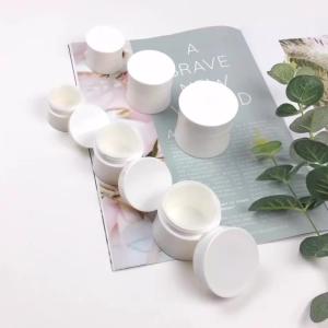 China Wholesale Custom Logo Plastic Cosmetic Jar15g 30g 50g Cream Empty White Cylinder wholesale