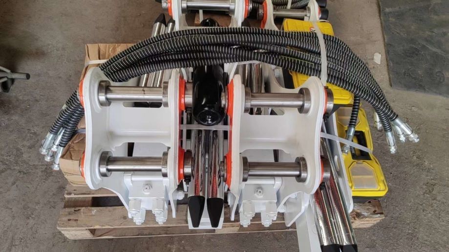 Excavator Attachments 5.5 6 7 Ton Excavator Hammer Rock Breaker Hydraulic Breaking Hammer