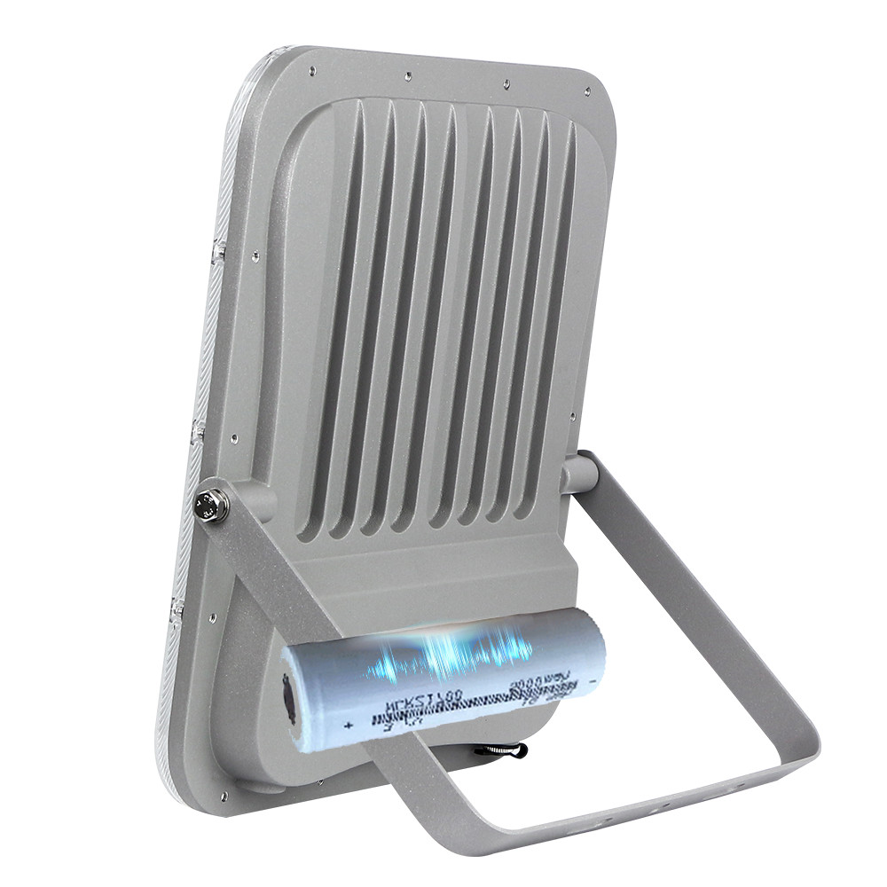 2700K 6500K Solar Powered Flood Lights 100w Big Capacity 3.2V Battery SMD 3030 LED Beads