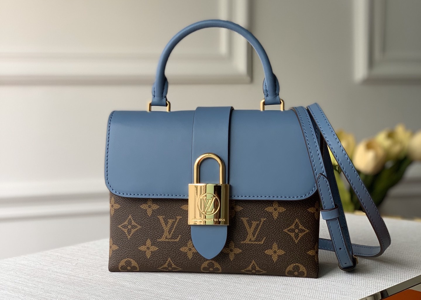 Women'S Black Handhold Luxury Bucket Bag With Lock Catch