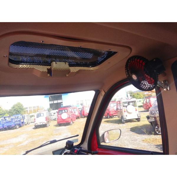 China Yaolon Top Brand Closed Cabin Mini Car Cheap Adult Tricycle For Sale 3 Wheel Taxi Passenger Tricycle Motorcycle