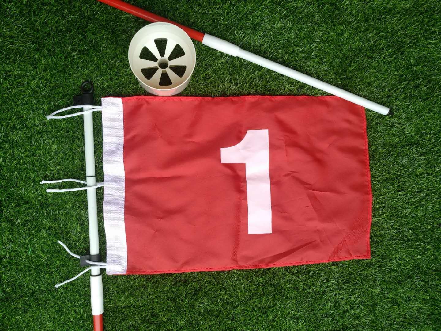mini flag stick , golf cup , golf cups , plastic golf cup , mini flagstick , putting cup