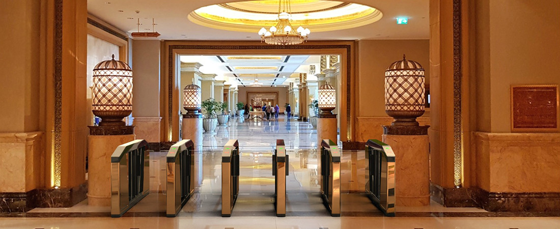 Material Stainless Steel Swing Gate Mechanism Maximum 600mm width door plate