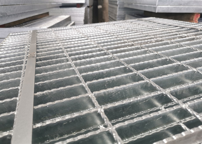 6cm Thick Anti Skid Galvanised Drain Grate Corrosion Protection For Shipyard