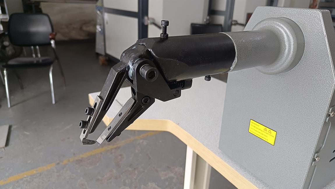 Get Your Hands on YUTAI Rubber Sole Shoes Edge Trimming Machine 1250*640*1220mm Package Size