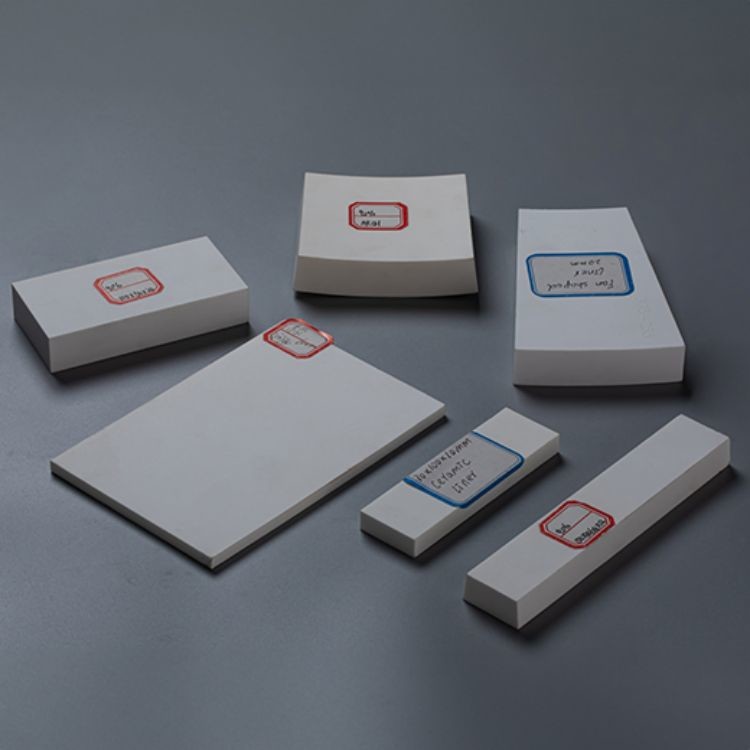 Wear Resistance Alumina Ceramic Tiles 92% 95% For Steel Industry