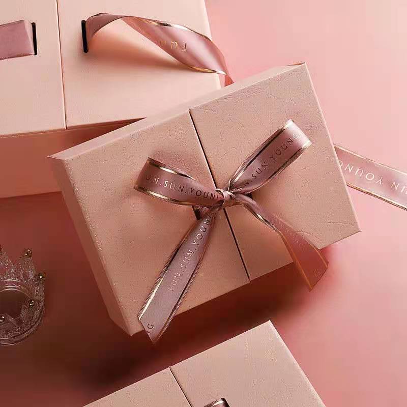 Environmental Paper Boxes with Magnetic Closure and Ribbon Custom Logo Gift Packaging
