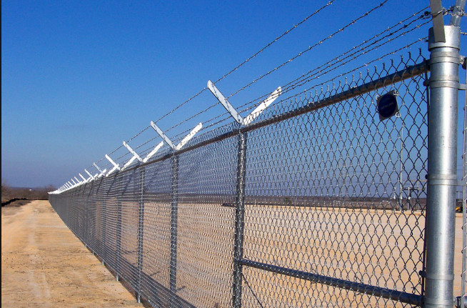 Chain Link Fence Top With Barbed Wire Or Razor Wire In High Security