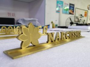 China Outdoor Wayfinding Event Directional Signage PANTONE / RAL 50000 Hours Lifetime wholesale