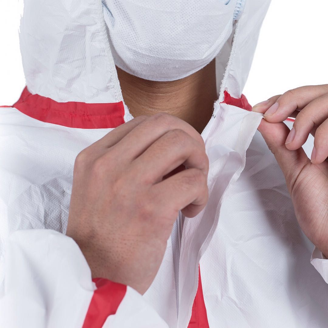 Type 4 Taped White Disposable Coveralls Anti Virus Blood Microbe Liquid Permeation