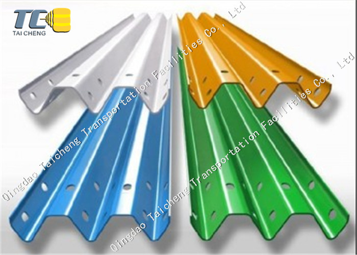 Two Corrugated Metal Road Barriers Anti Ultraviolet Aging Eco Friendly