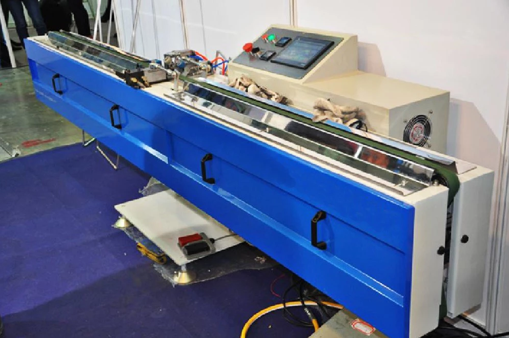 2019 Top Quality Hollow Glass Butyl Extruder Machine