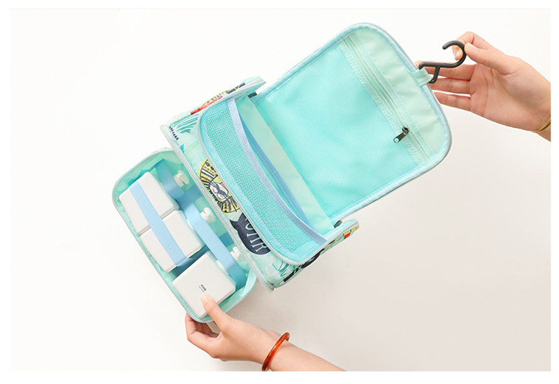 Water Resistant Polyester Hanging Travel Toiletry Bag For Girls