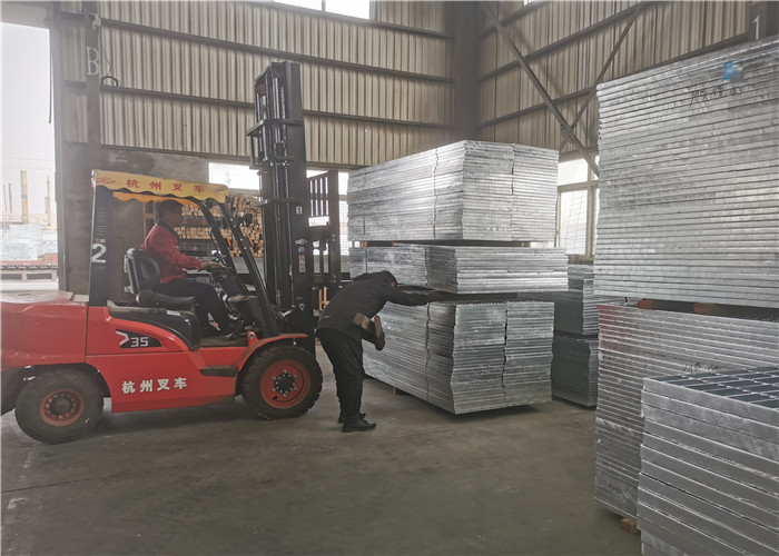 Electro Galvanized Swage Locked Grating Q235 Grate Metal Sheet