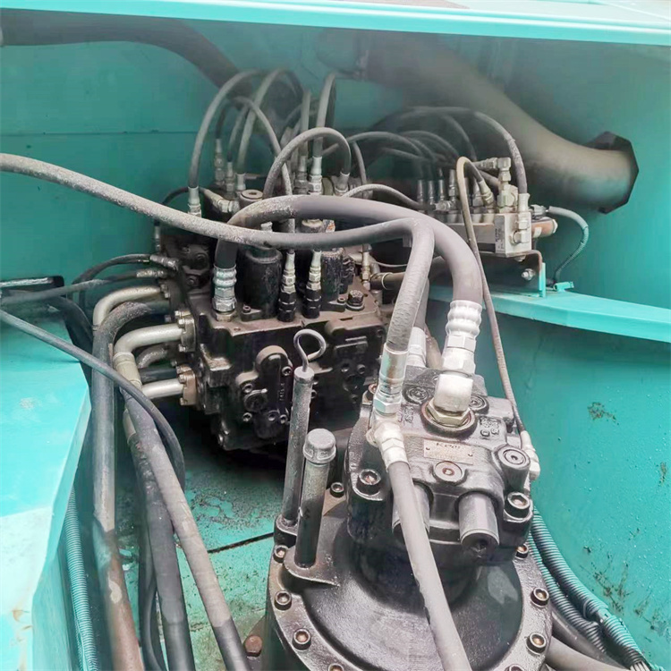 26 Ton Used Excavator Kobelco SK260 with Original Hydraulic Cylinder in Good Condition