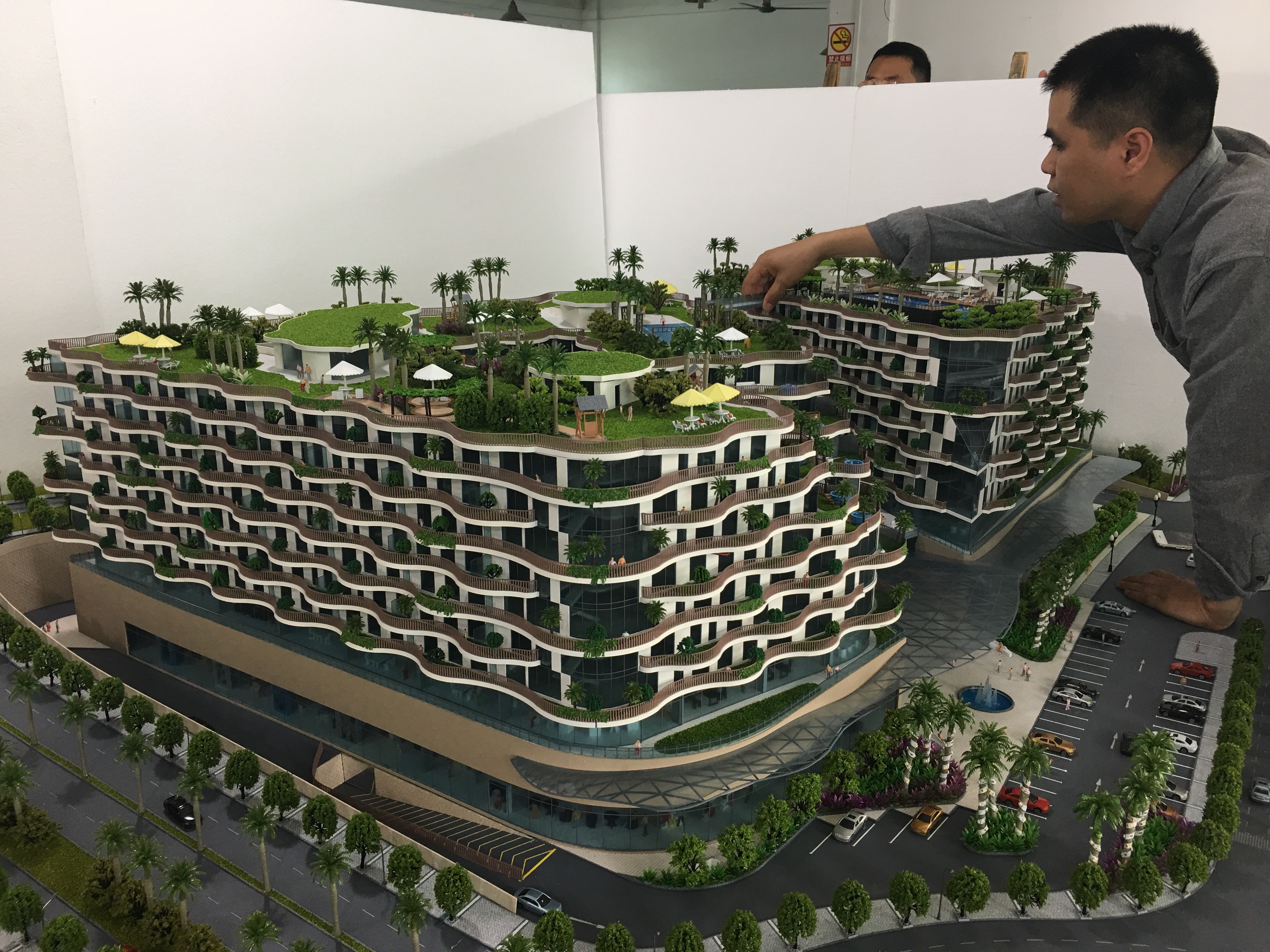 Handmade Residential Building Model 15CM Wood Plate Base 1 / 90 Scale