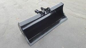 China Wide Shallow Excavator Ditching Bucket , Excavator Mud Bucket With Flat Bottom wholesale
