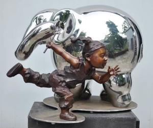 China Modern Outdoor Metal Figure Sculpture , Stainless Steel Animal Sculpture wholesale