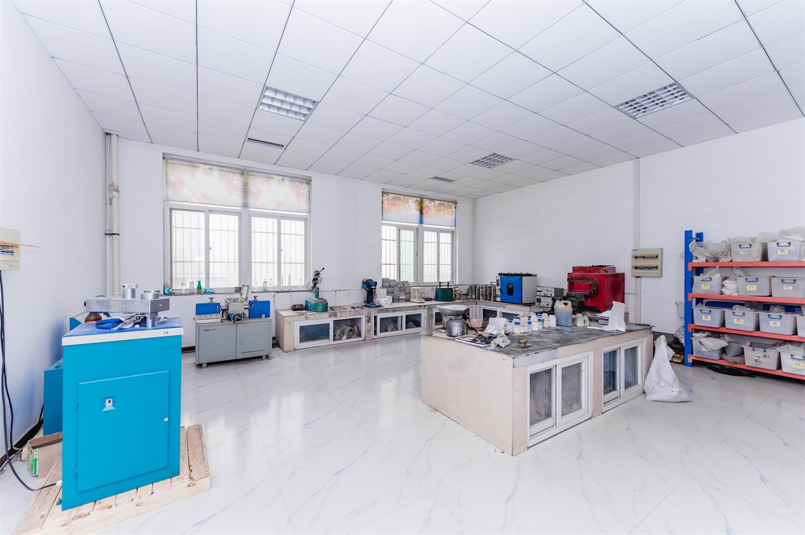 Energy Saving And Longer Service Time Corundum Mullite Honeycomb Ceramic For Chemical Industry
