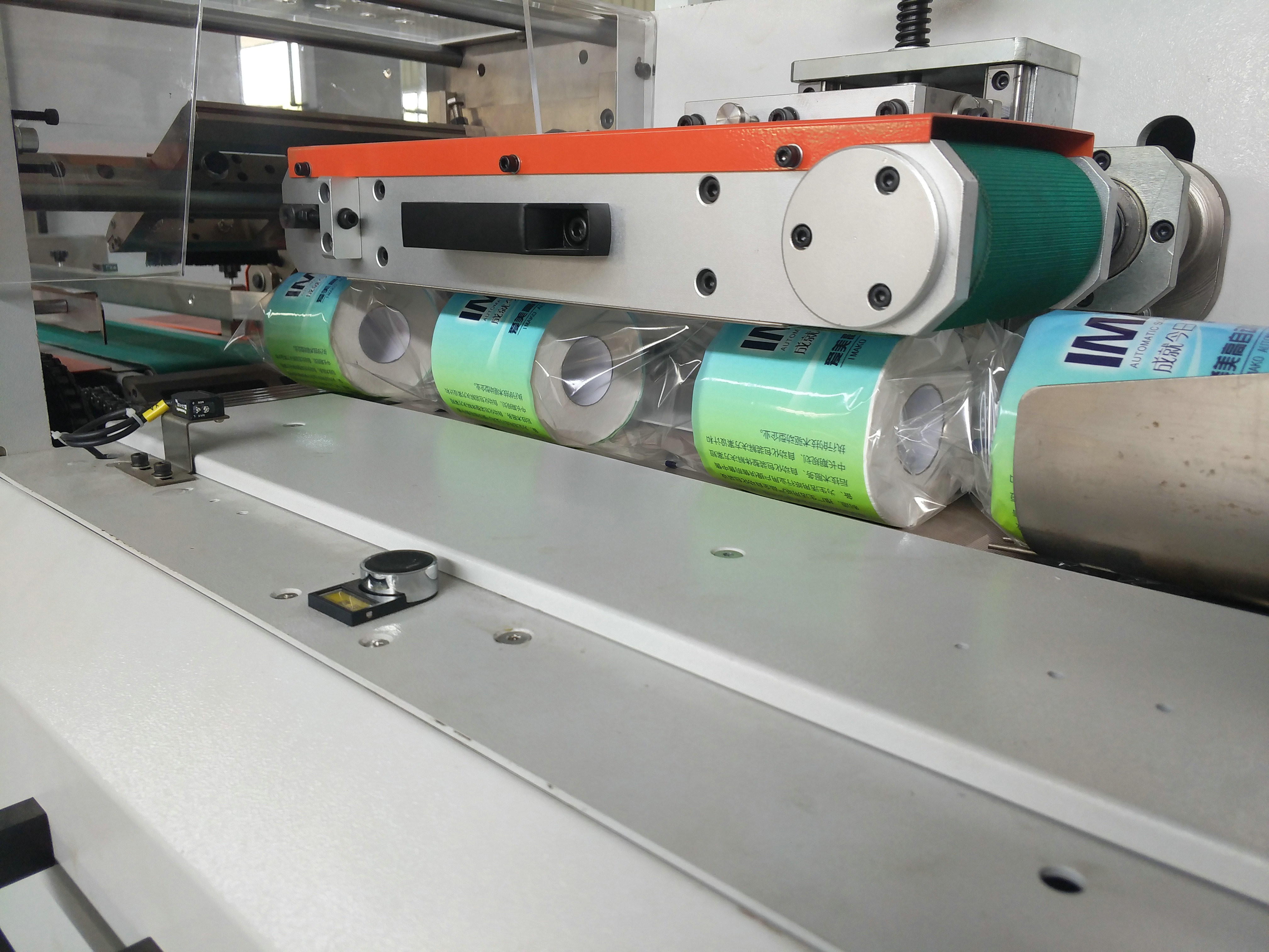 Automatic Bathroom Toilet Roll Paper Packaging Machine Mixed Driven type 380V 50Hz