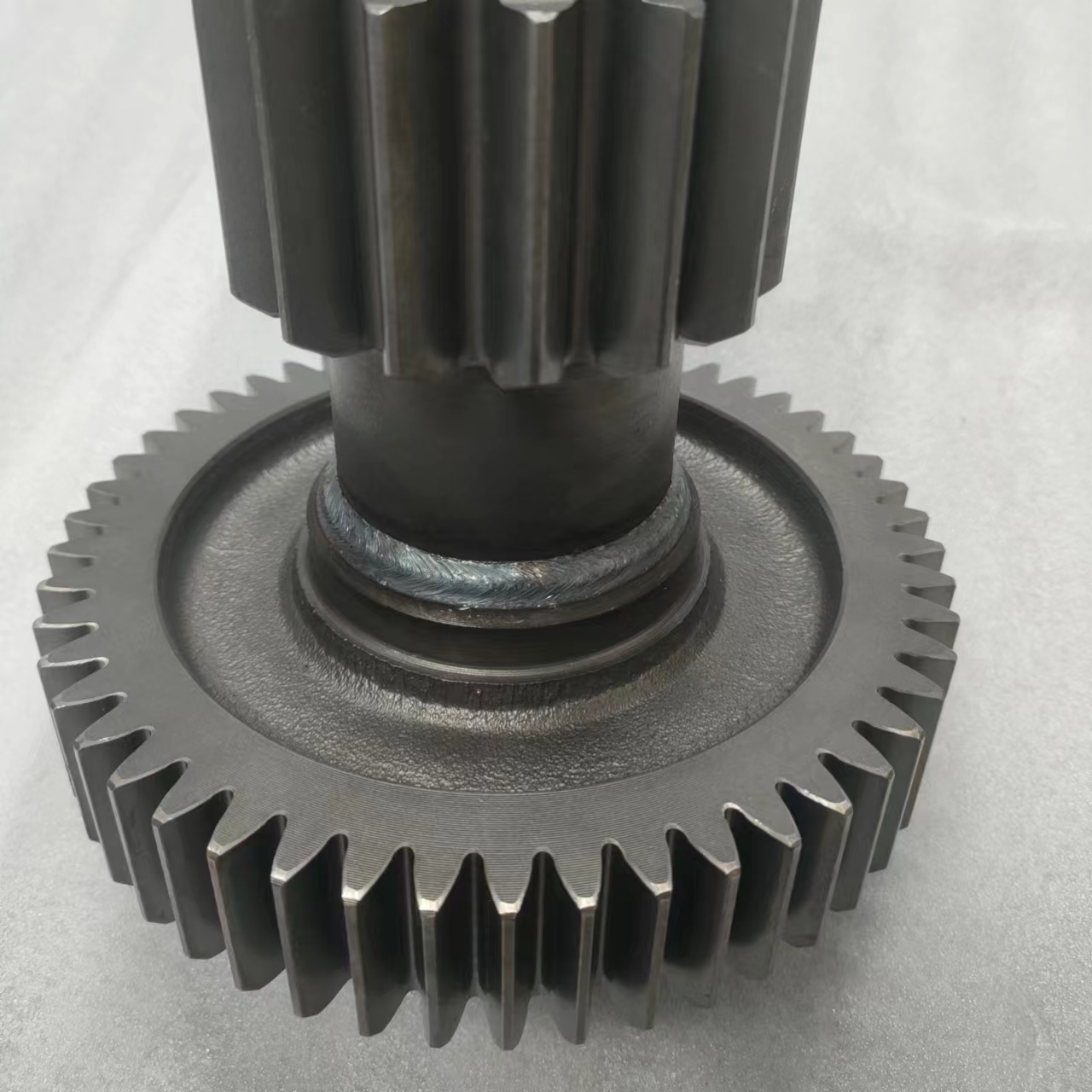 Iron Sub Box Weld Shaft for HOWO Delong Heavy Duty Truck Transmission Parts JS180-1707049