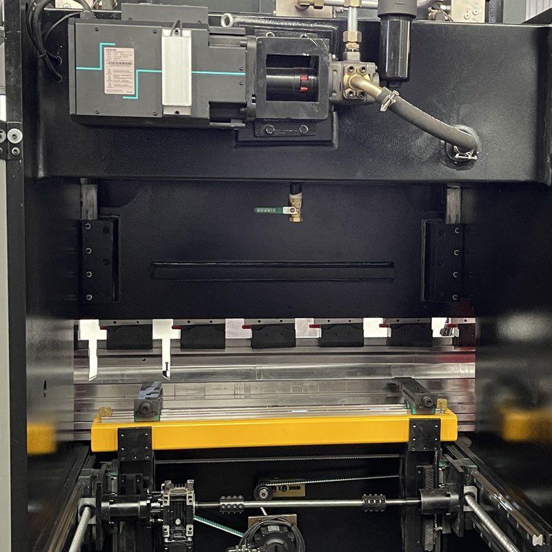 Delem Master Servo Motor CNC Hydraulic Bending Machine 80T1600MM