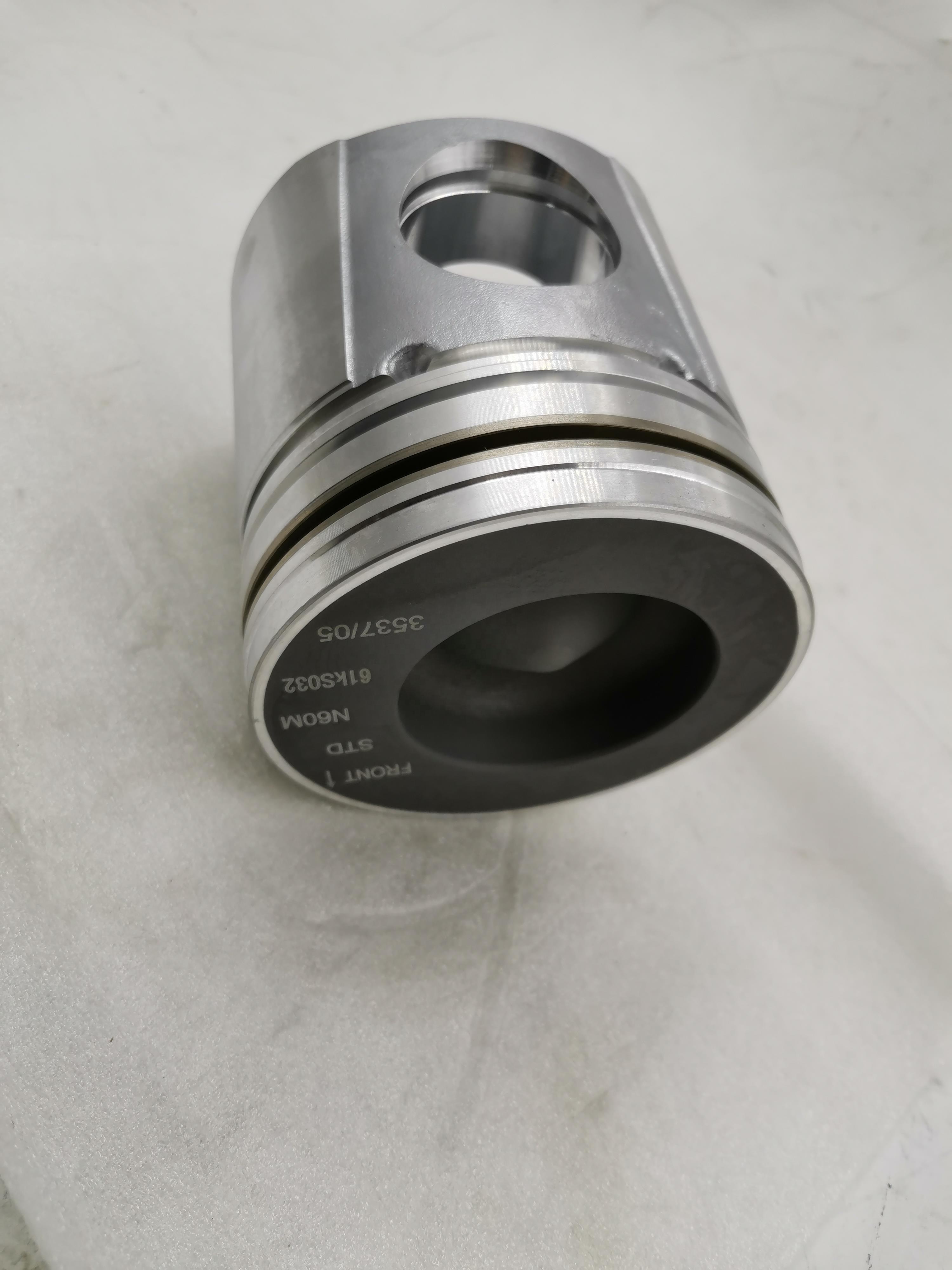 DCEC 6CTA8.3 Engine Piston and Long-Lasting for Heavy-Duty Applications