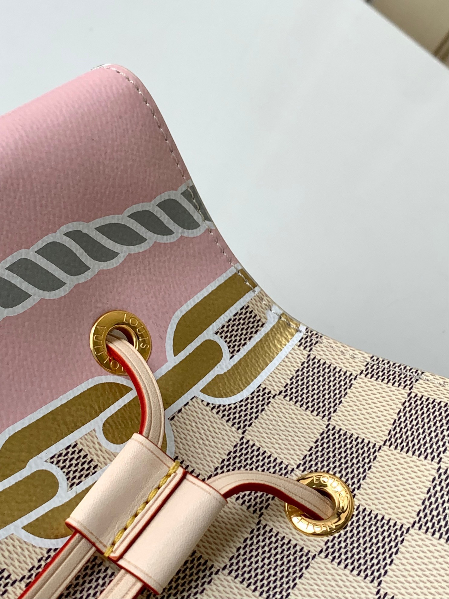 White Pink Damier Azur Canvas LV Branded Messenger Bag NéONoé MM Bucket Bag