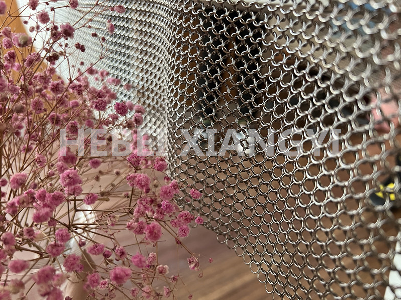 Galvanized Steel Round 0.53mm Metal Ring Mesh Chain Link Decoration Wire Fence