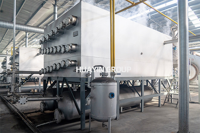 Auto Feeder Small Plastic Pyrolysis Machine 2t Convert Waste Plastic To Oil Machine