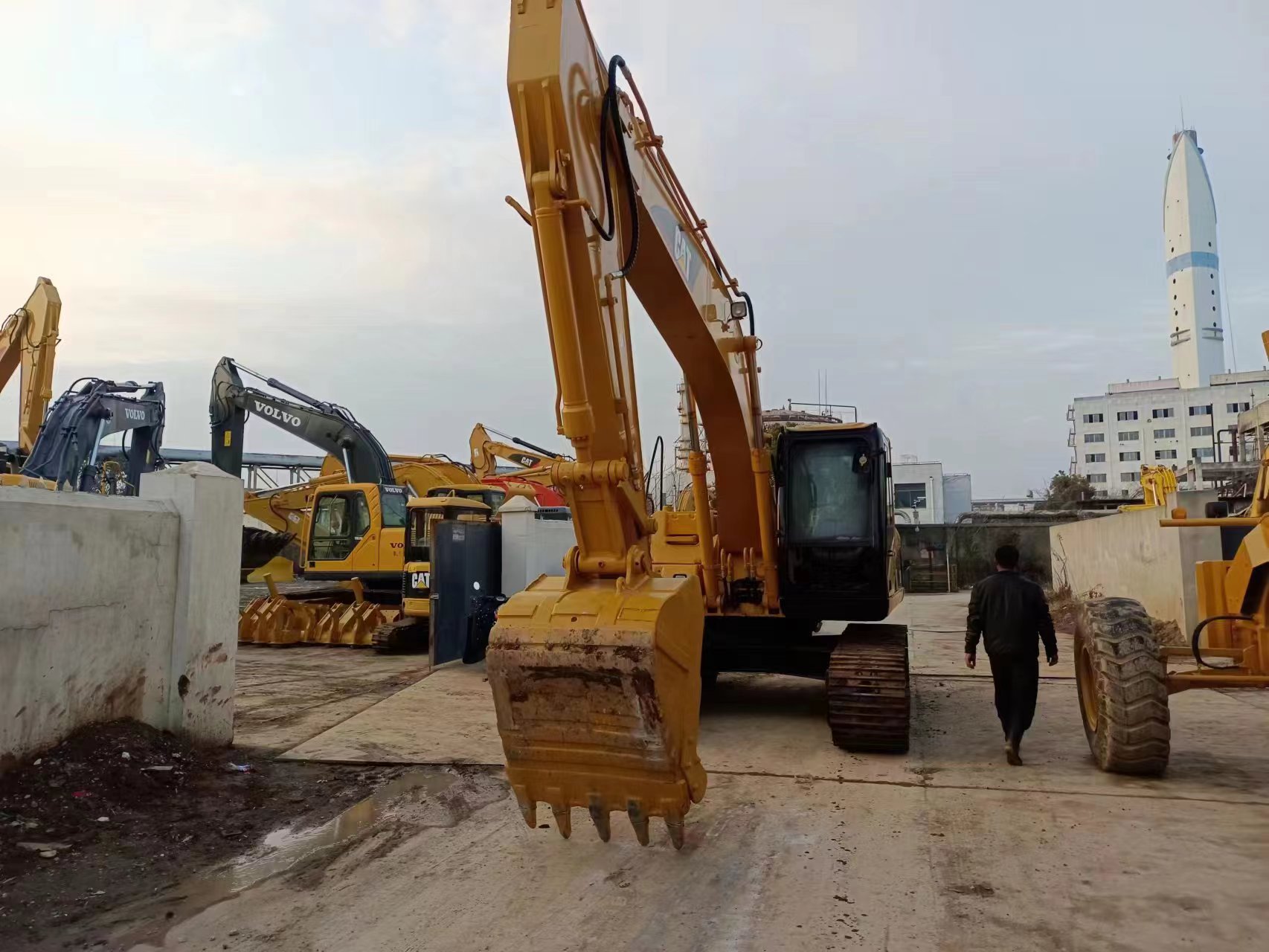 21TON Medium Excavator CAT320D Hydraulic Crawler Digger for Medium-Sized Construction
