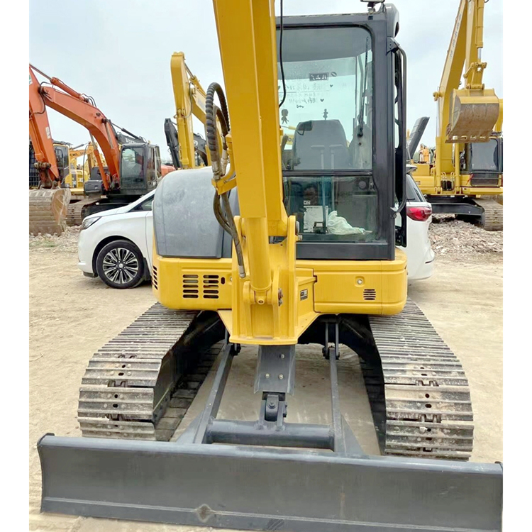 Komatsu PC55MR-2 Crawler Excavator with 2800 Working Hours and 5000 KG Machine Weight