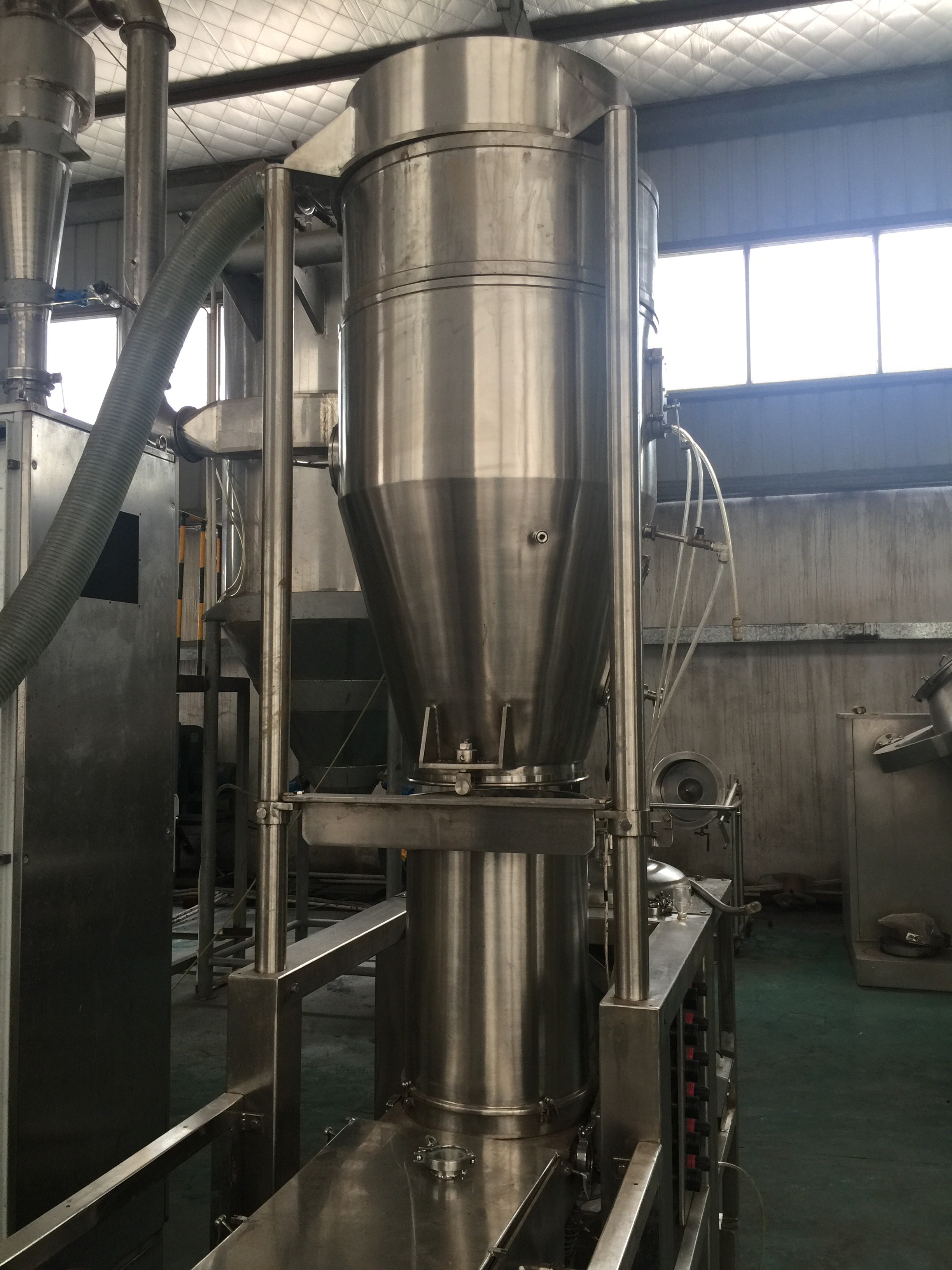 Fluidized Vibrating Continuous Dry / Wet Granulation Machine With Spray Clean Ball Device