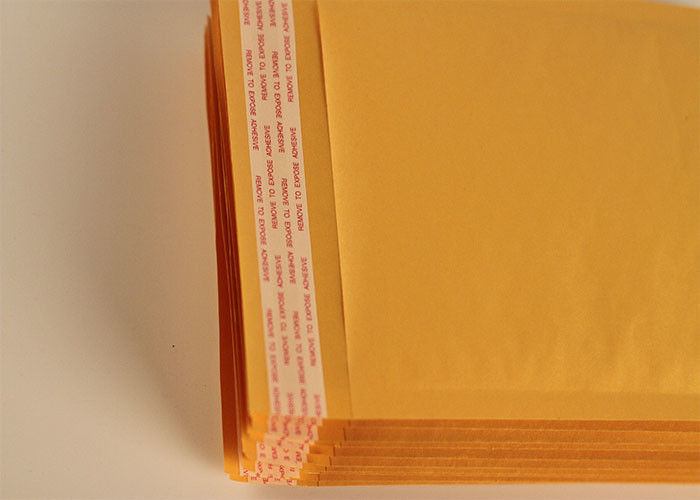 Easy To Write Surface Kraft Padded Mailers , Recyclable CD Bubble Mailers
