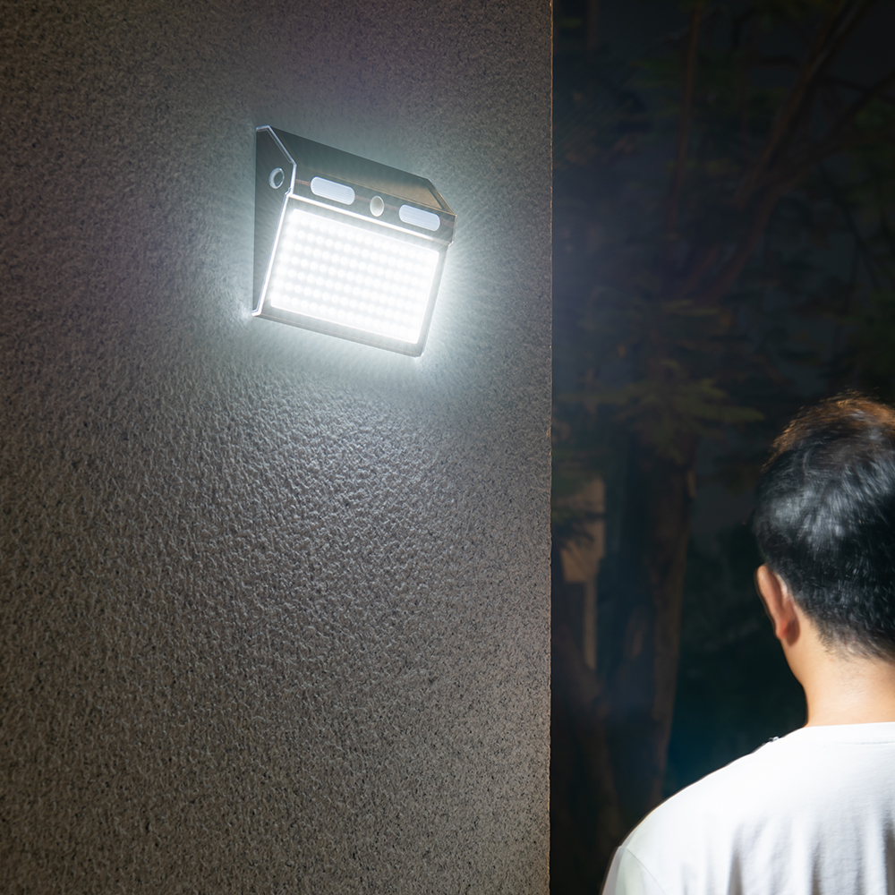 4 Lighting Modes Led Solar Outdoor Wall Porch Light With Motion Sensor IP65 Protection