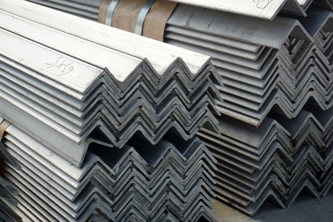 Hot Rolled Unpolished Steel Angle Beam Wear Resistance 304 Metal Right Angle Trim 0