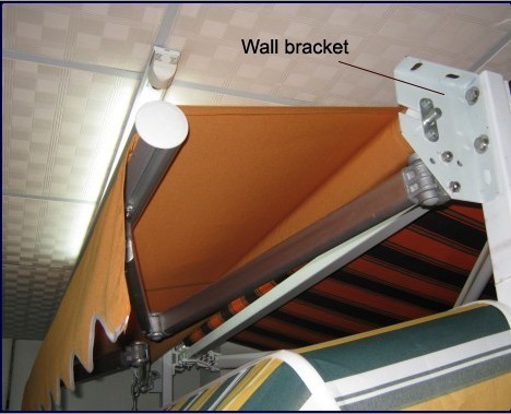 Outdoor Manual or Motorized Remote Control Waterproof Shade Awning Economic Retractalbe Awning