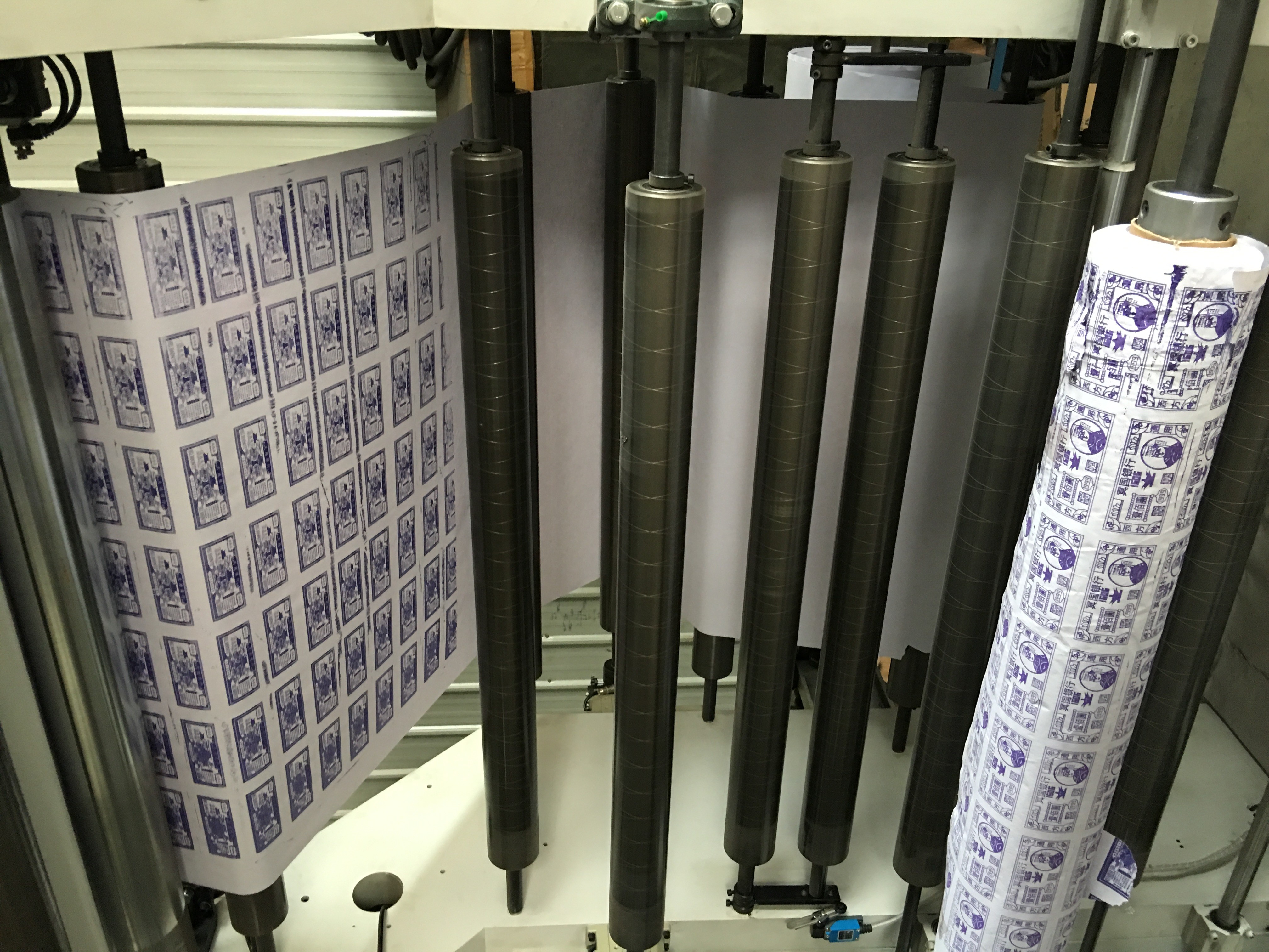 Economic Six Color Central Drum Flexo Printing Machine with 6 Color UV DIE CUT SLITTING SERVO for Auto Sticker Label