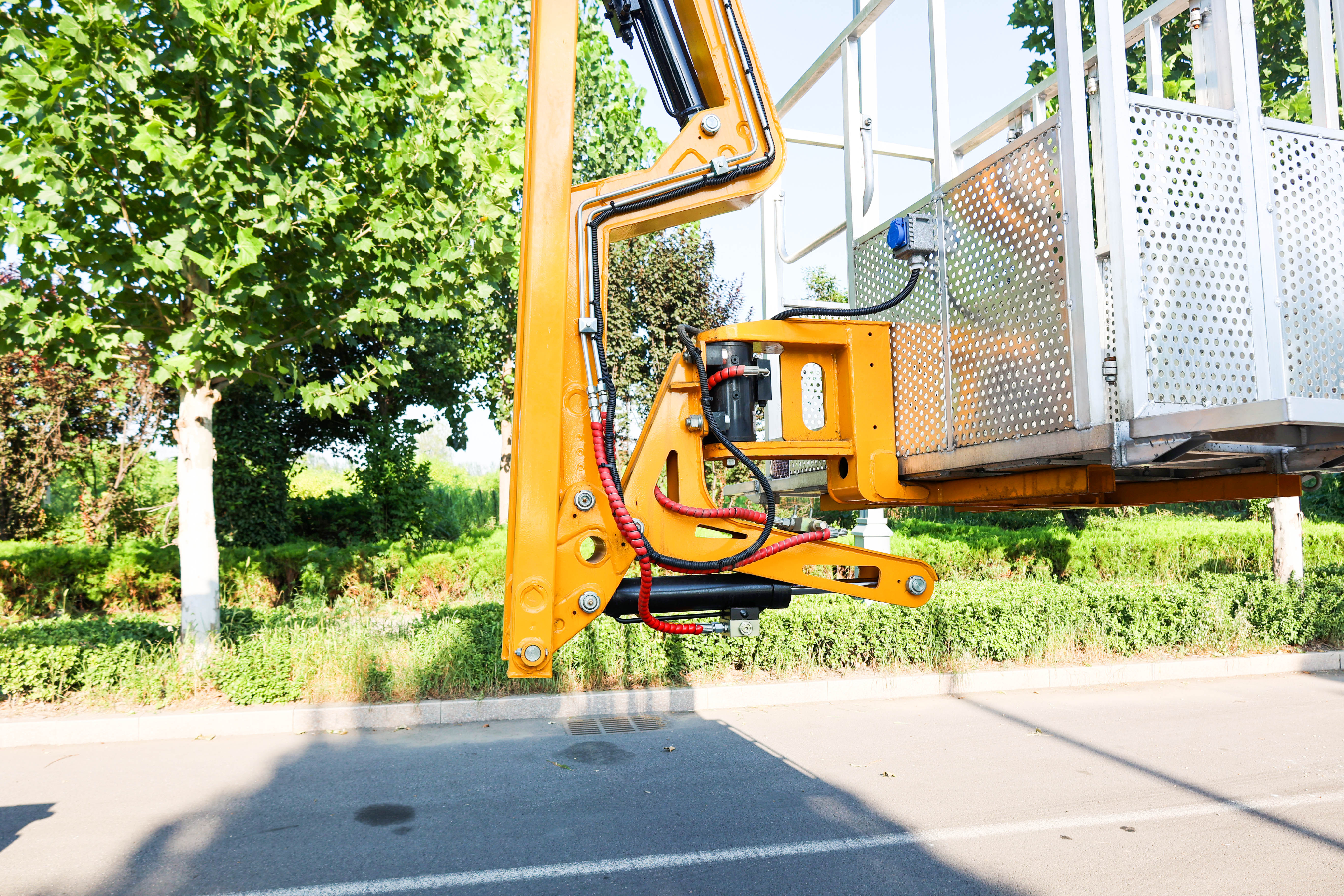 High Quality JMC 28M Telescopic Boom High Platform Aerial Worker, Sold Separately