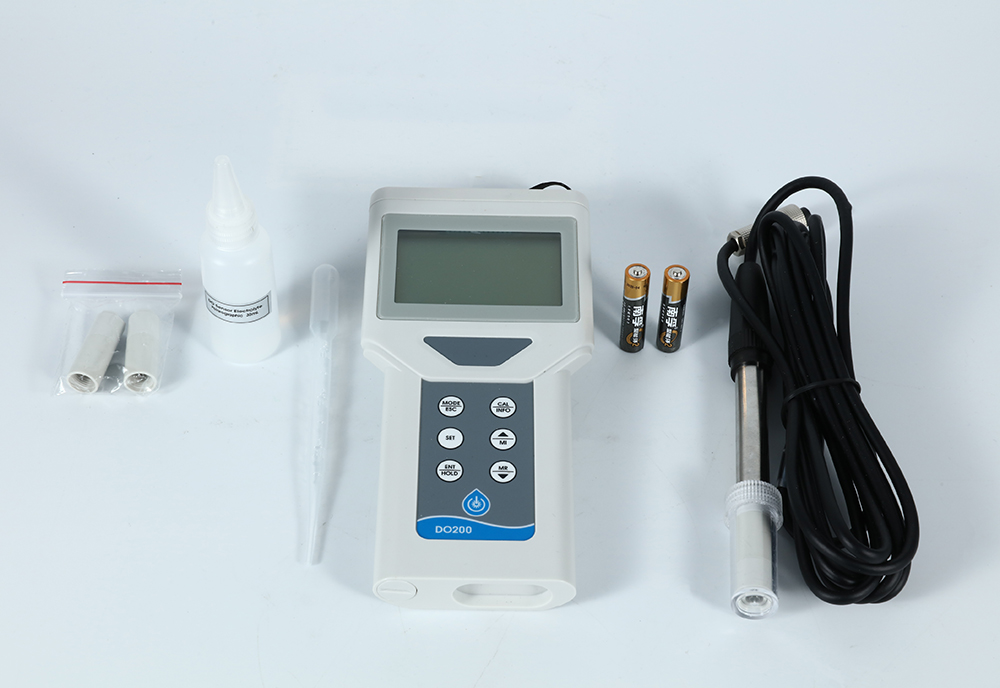 Design Portable Dissolved Oxygen Meter with Auto Lock Function and IP67 Protection Grade