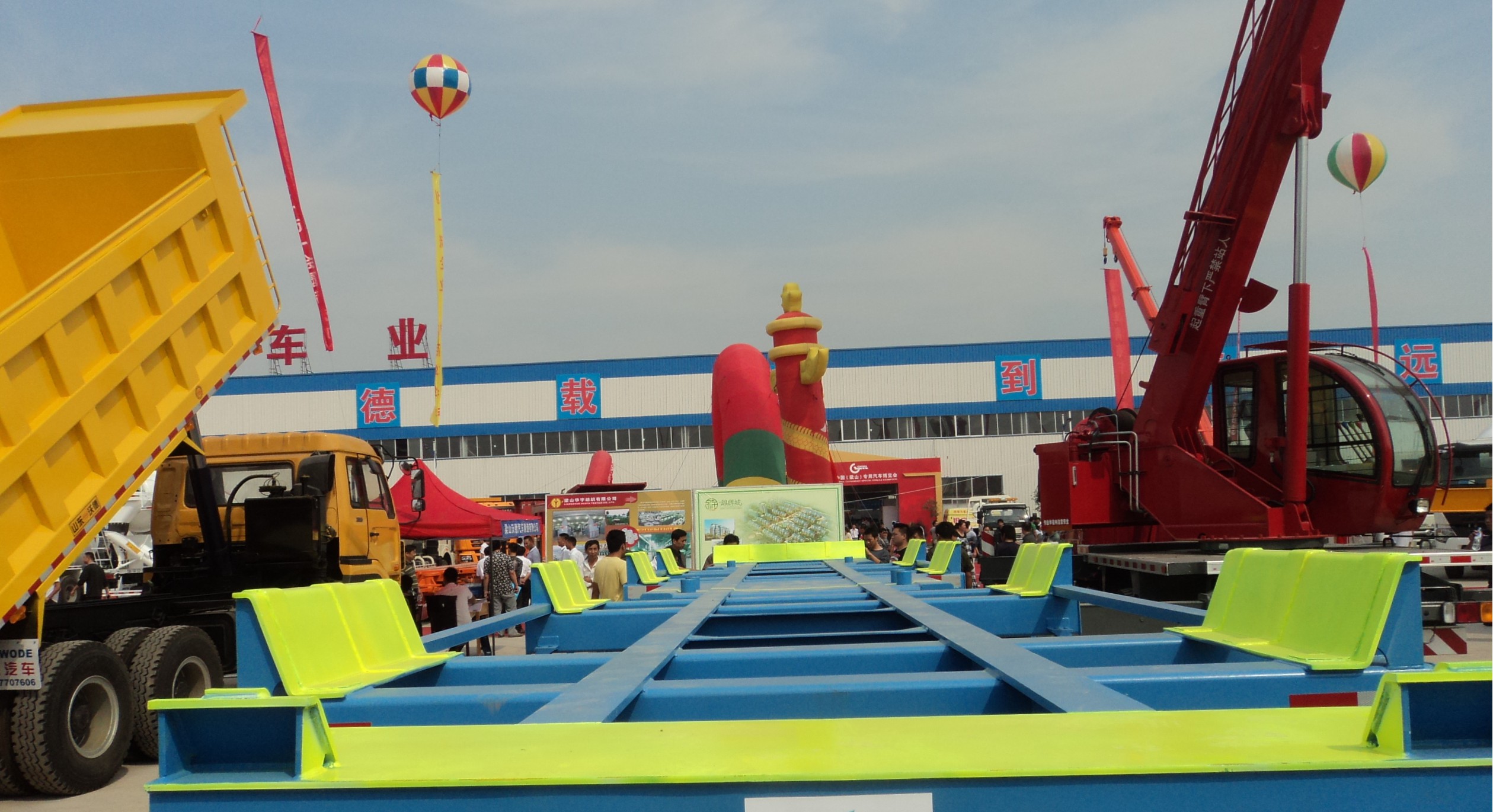 Shandong Juyuan 20ft 40ft Skeleton Chassis Container Semi Trailer Sturdy Steel Design