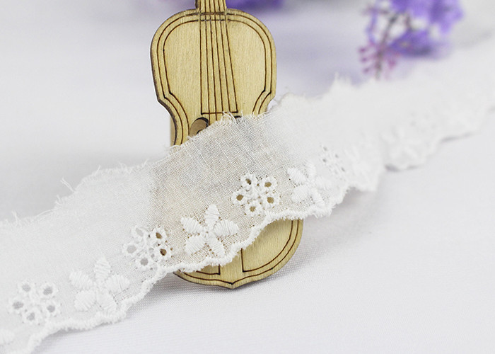 White Floral Embroidered Cotton Lace Trims Eyelet Lace Ribbon For Garment Market