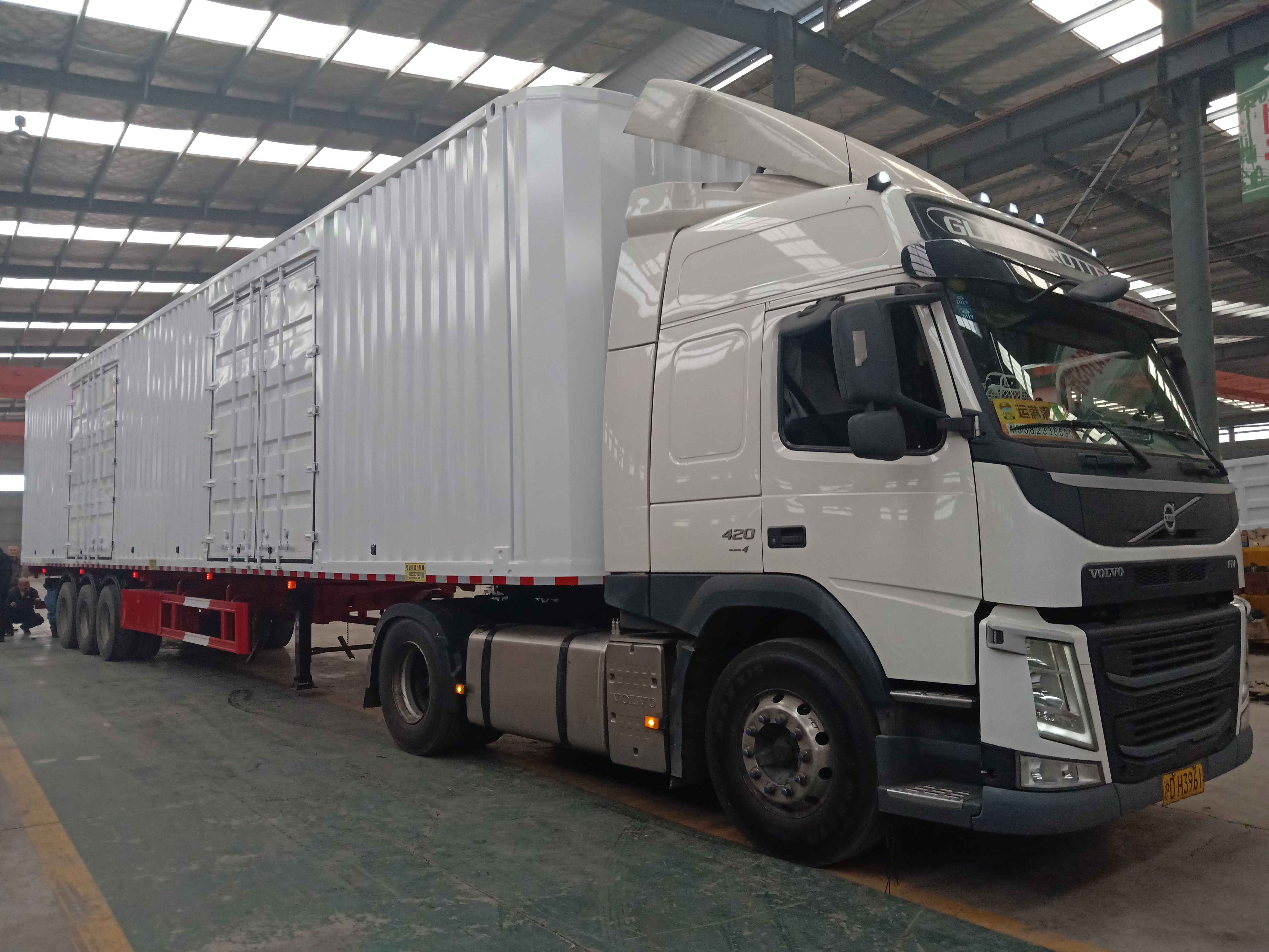 Wing Food Van Trailer Truck Heavy Duty I Beam Main Beam Steel Cargo Semi Trailer
