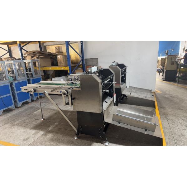 700 PCS/Hour Automatic Calender Metal Rim Rimming Binding Closing Machine Equipment For Calender