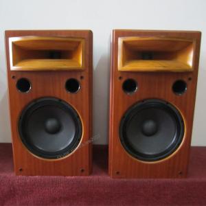 China Best Sound Quality Wooden Finished Bookself Audio Speaker With Cover For Cinema Room wholesale